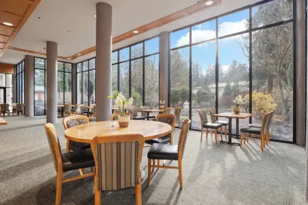 Bonneville Hot Springs Resort & Spa Отели рядом с достопримечательностью «Гора Тейбл»