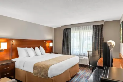 Travelodge by Wyndham Bloomington Hotels in Clear Creek Township