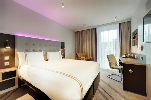 Premier Inn Hamburg City Klostertor - 3-Star
