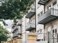 Oasis Appart - Wohnen in Dresden - Netflix - Tiefgarage - Dachterrasse Hôtels à proximité de : Schönfeld-Weissig