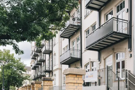 Oasis Appart - Wohnen in Dresden - Netflix - Tiefgarage - Dachterrasse Отели рядом с достопримечательностью «Шлос Пилльниц»