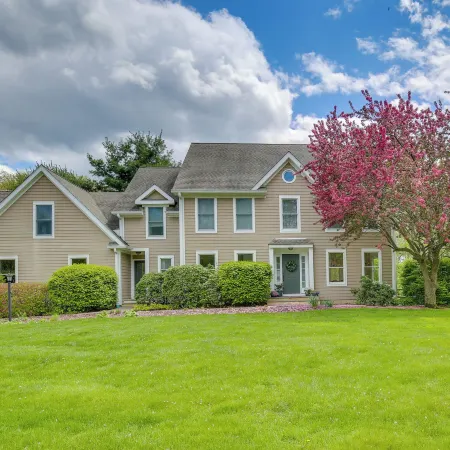 Heated Pool, 6 Acres: Beacon Area Vacation Rental