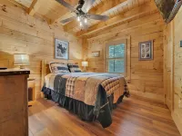ER258- Sweet Memories Great Location- Close to Town Cabin