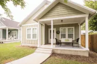 Chic Thomasville Home Walk to Downtown! - 3 stjerner