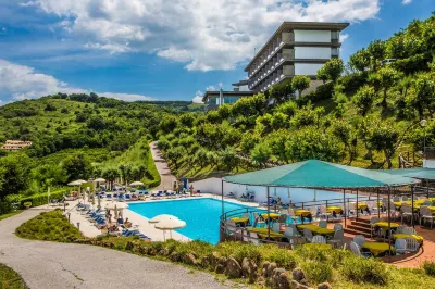 Hotel Capo Est Hotels near Castello di Gradara