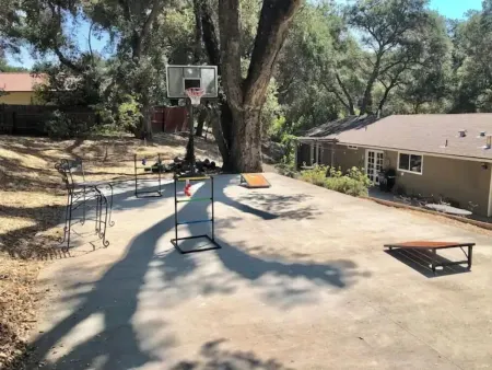 Welcome Inn: Family Friendly Oasis among the Oaks in Wine Country