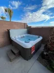 Entire Townhouse/Private Hot Tub/Pool/Gas Fire Pit