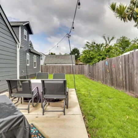 Charming McMinnville Home - Walk to Wineries!