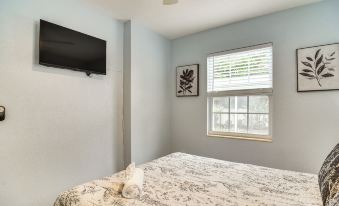 Pinellas Park Home: Swim, Golf, Grill & More!