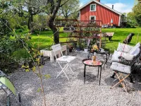 Tranquil Lake View Cottage-by Traum Hotels near Gunnbofallet