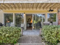 New Listing! Cozy 2-bedroom 3-bath condo on hole 3 of Rayburn Country Club 賈斯珀縣酒店