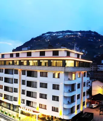 Bayrak Grand Hotel Hotel di Macka