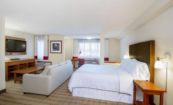 Four Points by Sheraton Edmonton South