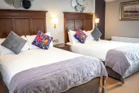 نيفينز إن فنادق في مايو