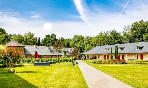 Loire & Sens Hotels in Brissac-Quince