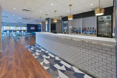 Travelodge Newcastle-under-Lyme Central Отели рядом с достопримечательностью «Парк Батпул»