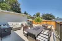 Modern Del Rey Oaks Retreat: 2 Mi to Monterey Bay! Hotels in Carmel Valley