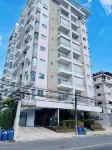 Modern King Size Bed Condo with Pool by Agora Mall  호텔