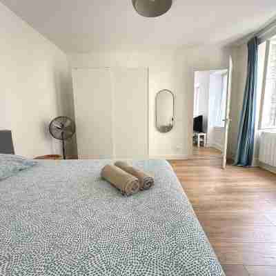 Bel appartement au cœur de Strasbourg Rooms