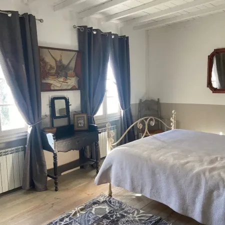 Large Air-conditioned Villa in Arles