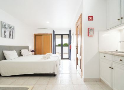 Apartamentos Vale de Carros by Umbral