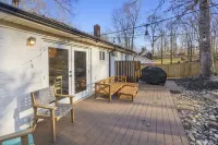 3BR Retreat Near Augusta Rd & Downtown w/ Patio Hotel a Gantt