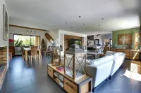 Large Villa with Sea Pool Promo Last Mint Hotels in Messanges