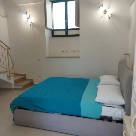 Cozy Holiday Home in the historic center of Meta A few steps from the sea