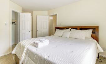 Home 7 Mi to Energy Corridor: Remote-work Ready!