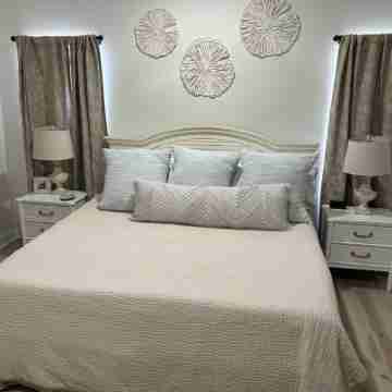 Enjoy the newly renovated Home on 30A minutes from Beach, Restaurants, and Shops Rooms