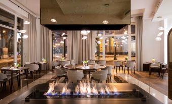 Grand Hotel Vilnius, Curio Collection by Hilton