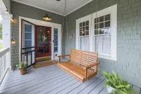 The Hansell House, your Downtown Thomasville Destination! Family + Pet Friendly!