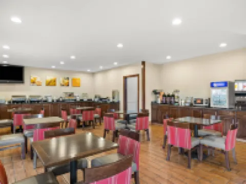 Comfort Inn US 60-63 Hotels in Howell County