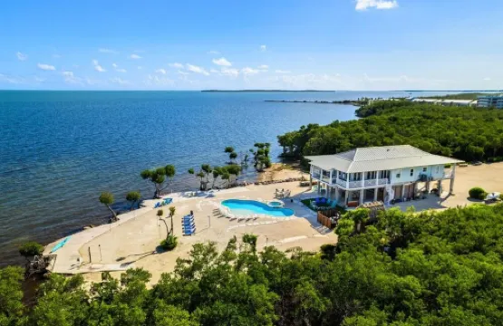 OCEAN FRONT OASIS PRIVATE RESORT LIKE HOME - WITH PROTECTED 45' BOAT SLIP