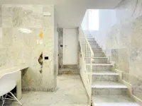 Apartment with garden a stone's throw from the sea