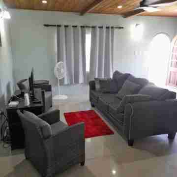 Charming 1-bedroom apartment with WiFi, AC in fantastic Basseterre Others