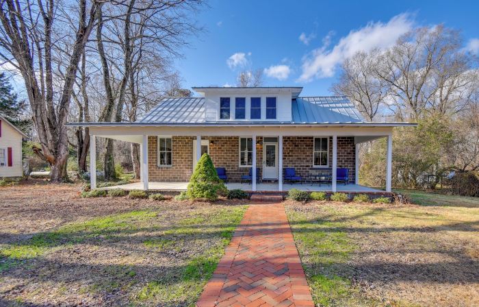 Radiant Gloucester House w/ Private Porch!