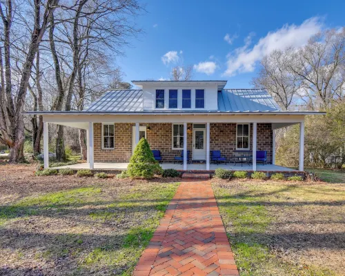 Radiant Gloucester House w/ Private Porch! Hotels in Ware