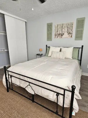 Fully Furnished 1-bedroom apartment in the medical district of charming Lufkin