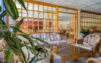 Green Bungalows Hotel Apartments