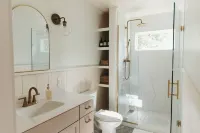 A Very 'Pleasant' Oasis Steps to Lake Hebron + Town