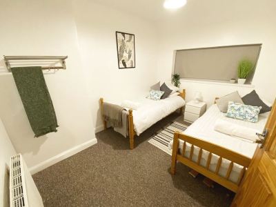 Midlands Contractor Team House