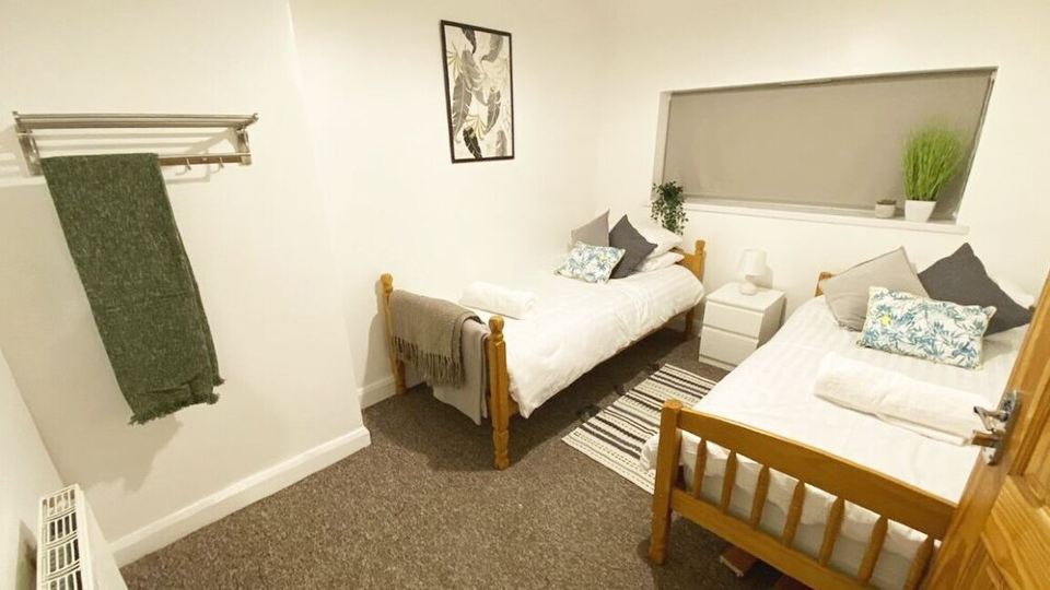 Midlands Contractor Team House