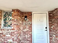 SpaciousHome with King Bed, Game Room & Washer/Dryer Hotels in Hanford