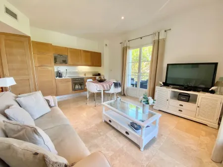 Splendide Appartement Dans Résidence Sécurisée Avec Piscine Proche du Village