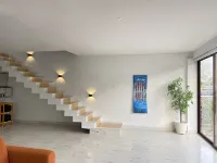 Urban One Cozy Apartment 10min from airport Hotels in 