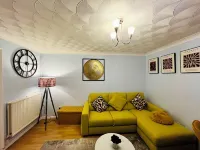 2‑Bed Luxe Retreat near Leagrave Stn, L&D Hosp, LTN Airport & Whipsnade Zoo.