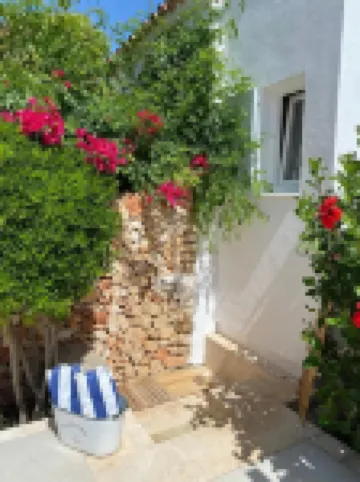 ES CHALET DE BINISAFUA, 40 METERS FROM THE SEA