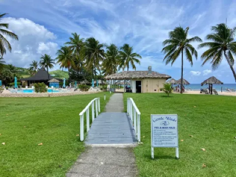 Lovely Gentle Winds 2-bedroom condo! のホテル