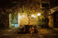 Dimora del Piano-Villa immersed in nature and surrounded by 40 hectares of vineyards Hotels in Vittoria